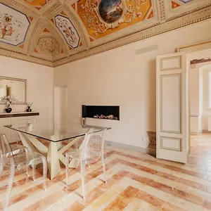 Sotto Gli Affreschi Del 1800 Con Colazione Inclusa Assisi
